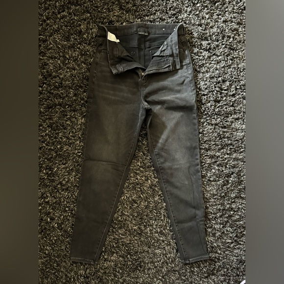 AE Size 8 Regular Length. High-waisted Mom Jean. Soft black. - Picture 2 of 7